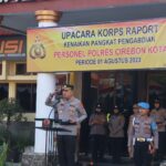 Kapolres Cirebon Kota Pimpin Upacara Korps Raport Kenaikan Pangkat Pengabdian