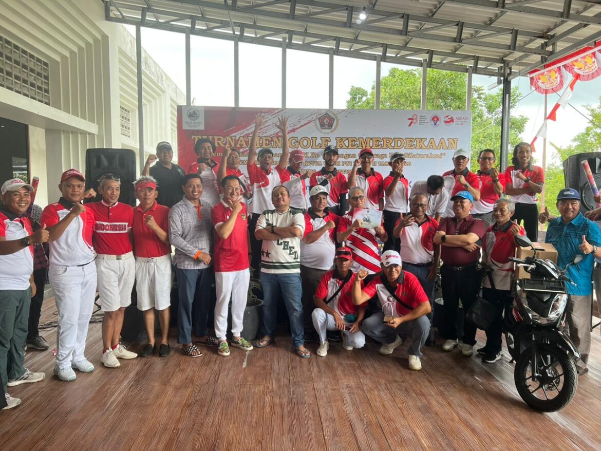 Wabup Belitung Gondol Dua Piala Sekaligus Dalam Turnamen Golf Kemerdekaan Piala Ketum PWI Pusat