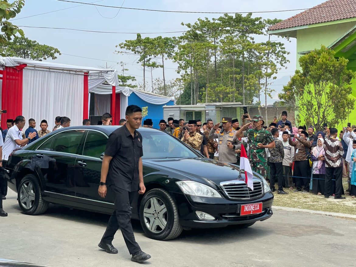 Bersama TNI – POLRI Polresta Cirebon amankan kunjungan wakil presiden RI di Cirebon