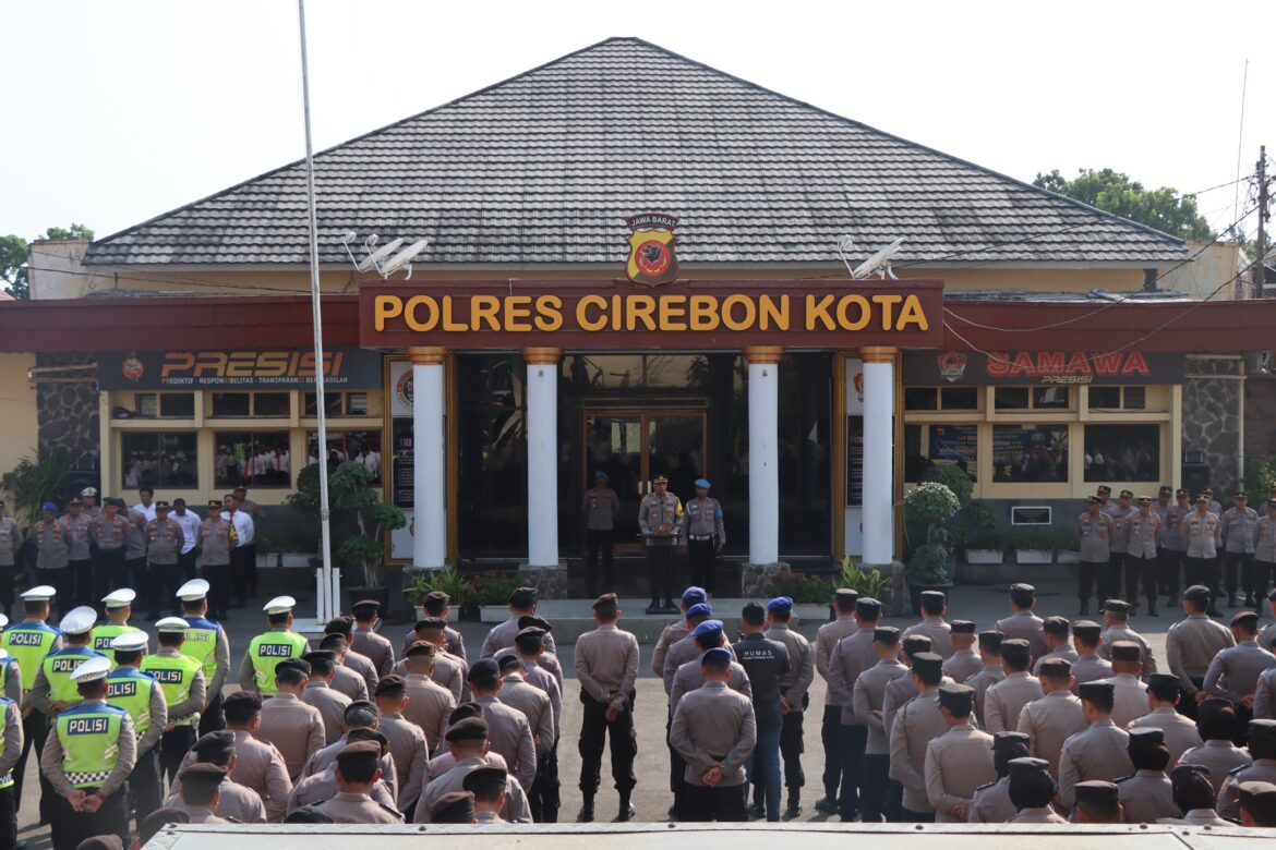 Kapolres Cirebon Kota Pimpin Pelaksanaan Apel Pagi Jam Pimpinan