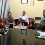 Soliditas Kapolsek Kedawung bersama Danramil , Sambangi balai Desa Kalikoa dalam Ops Mantap Brata 2023
