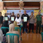 422 Sertifikat Hasil Program PTSL Desa Bejijong Di Serahkan Pada Masyarakat