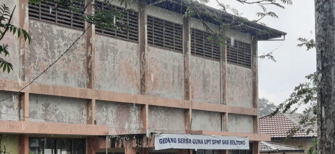 Gedung Serba Guna UPT SPNF SKB Belitung Perlu Pengecatan