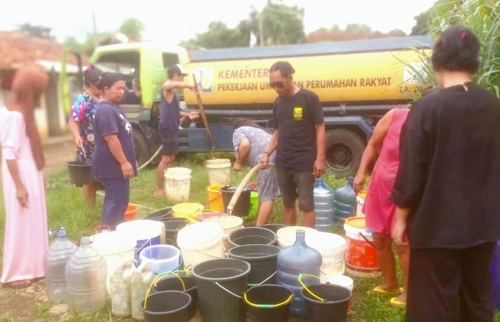 Perumdam TJM Kabupaten Sukabumi Peduli, Kembali Salurkan Air Bersih Di Kp. Kamandoran