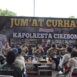 Jumat Curhat, Kapolresta Cirebon Beri Pesan Kamtibmas ke Abang Becak