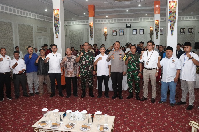Kapolres Cirebon Kota Hadiri Peringatan Hari Pers Nasional 2024 di Balai Kota Cirebon