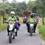 Kapolresta Cirebon Patroli Roda Dua dan Beri Bantuan PJU di Dua Desa