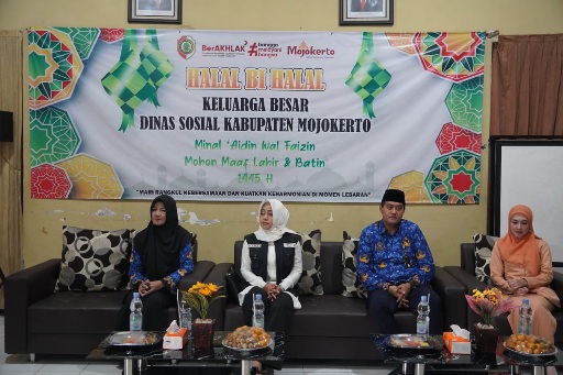 Saling Memaafkan Dan Bersilaturahmi, Bupati Ikfina Hadiri Giat Halal Bihalal Di Dinsos Kabupaten Mojokerto