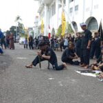 Menjerit Histeris Menyaksikan Pertunjukan Seni Debus Padepokan Jejer Djati Saat Perpom Acara milad IPSI Depan Gedung BAT Kota Cirebon
