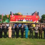 Pj. Wali Kota Mojokerto Serahkan Penghargaan Pada Peringatan Harkitnas 2024 Pj. Wali Kota Mojokerto Serahkan Penghargaan Pada Peringatan Harkitnas 2024