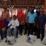 Bupati Ikfina Serahkan Bantuan 550 Paket Sembako CSR PT. Jasamarga Surabaya Mojokerto