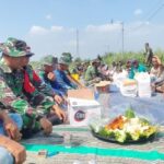 Wujud Syukur, Satgas TMMD Ke-121 Bareng Warga Desa Bandung Makan Bersama Di Lokasi Rabat Beton Wujud Syukur, Satgas TMMD Ke-121 Bareng Warga Desa Bandung Makan Bersama Di Lokasi Rabat Beton
