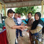 Pemerintah Pekon Dadimulyo Lakukan Penyerahan Dana Pengganti Biaya Operasional Ambulance Kepada Warga Pasien