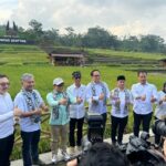 Kunjungi Desa Ketapanrame Trawas, Menko PM Tekankan Pentingnya Sinergi Dalam Pemberdayaan Masyarakat
