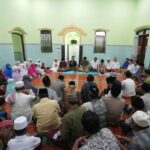 Dukung Kemakmuran Rumah Ibadah, Ning Ita Berikan Dana Hibah Puluhan Masjid dan Musala