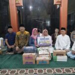 Ramadan Hari Ke-12, Ning Ita Salat Subuh Berjamaah dan Salurkan Hibah di Musala Al Falah