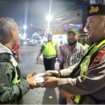 Polresta Cirebon Rutin Patroli Sahur Bangunkan Warga Hingga Santap Sahur Bersama