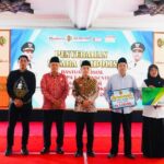 Guru TPQ Se-Kabupaten Mojokerto Menerima Bantuan Sosial Insentif Dari Bupati Dr. H. Muhammad Al Barra Guru TPQ Se-Kabupaten Mojokerto Menerima Bantuan Sosial Insentif Dari Bupati Dr. H. Muhammad Al Barra