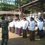 Babinsa Koramil 0815/15 Jatirejo Tanamkan Nilai Kedisiplinan dan Wasbang di Sekolah