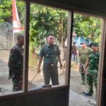 Tinjau Rutilahu, Dandim 0815/Mojokerto Hadirkan Senyum di Rumah Mbah Riadi