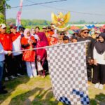 Blusukan Kampung Bangkit JTV di Mojokerto Meriah, Bupati Muhammad Albarra Lepas Peserta Jalan Sehat