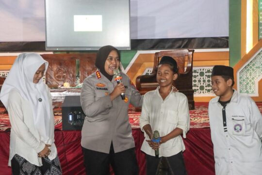 Polresta Cirebon Gelar Ceramah Kamtibmas di Ponpes Assalafie: Bentuk Generasi Emas Indonesia yang Tangguh, Berkarakter, dan Taat Hukum