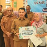1.245 Buruh Rokok Mojokerto Terima BLT DBHCHT 2025, Bupati Albarra: Pemerintah Hadir Untuk Sejahterakan Rakyat