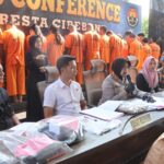 Satreskrim Polresta Cirebon Ungkap 17 Kasus Kriminal, 18 Tersangka dan Puluhan Barang Bukti Diamankan