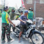 Satgas TMMD ke-126 Kodim 0815/Mojokerto Bersama Warga Rehab Mushola Baitul Mukmin di Sumbertanggul