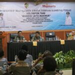 Bupati Albarra Dorong Petani Milenial Mojokerto Kembangkan Usaha Kambing Perah untuk Kemandirian Ekonomi Bupati Albarra Dorong Petani Milenial Mojokerto Kembangkan Usaha Kambing Perah untuk Kemandirian Ekonomi