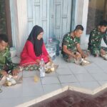 Sederhana tapi Bermakna, Satgas TMMD dan Warga Sumbertanggul Nikmati Sarapan Penuh Keakraban Sederhana tapi Bermakna, Satgas TMMD dan Warga Sumbertanggul Nikmati Sarapan Penuh Keakraban