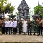 Bupati Mojokerto Dampingi Letjen TNI Bobby Rinal Makmun Tinjau TMMD ke-126 di Desa Sumbertanggul Bupati Mojokerto Dampingi Letjen TNI Bobby Rinal Makmun Tinjau TMMD ke-126 di Desa Sumbertanggul