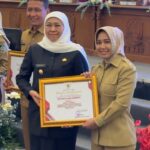 Berhasil Bangun Keamanan Lingkungan, Ning Ita Raih Penghargaan Pembina Siskamling Terbaik V Jatim 2025