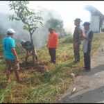 Sinergi TNI dan Masyarakat: Sungai Avor Dibersihkan, Fogging Massal Digelar Sinergi TNI dan Masyarakat: Sungai Avor Dibersihkan, Fogging Massal Digelar