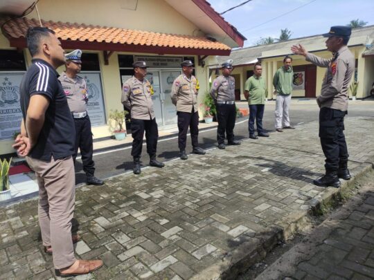 Kapolsek Kronjo Pimpin Langsung Apel Pagi Arahkan Anggota Tingkatkan Patroli Kamtibmas