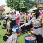 Kapolresta Cirebon Pimpin Upacara Korps Rapot Kenaikan Pangkat Periode Januari 2026 Kapolresta Cirebon Pimpin Upacara Korps Rapot Kenaikan Pangkat Periode Januari 2026