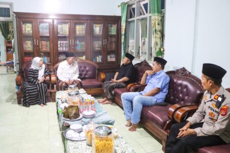 Kapolresta Cirebon Perkuat Sinergitas Kamtibmas melalui Silaturahmi ke Pondok Pesantren