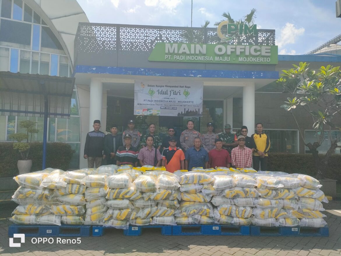 Sambut Idul Fitri 1447 H, PT. Padi Indonesia Maju bersama Koramil Ngoro Salurkan 3,8 Ton Beras untuk Warga Jasem dan Donorejo