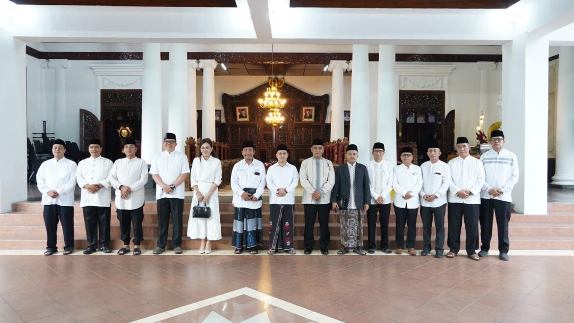Peringatan Nuzulul Quran, Pemkab Mojokerto Gelar Buka Bersama Ulama Dan Umara
