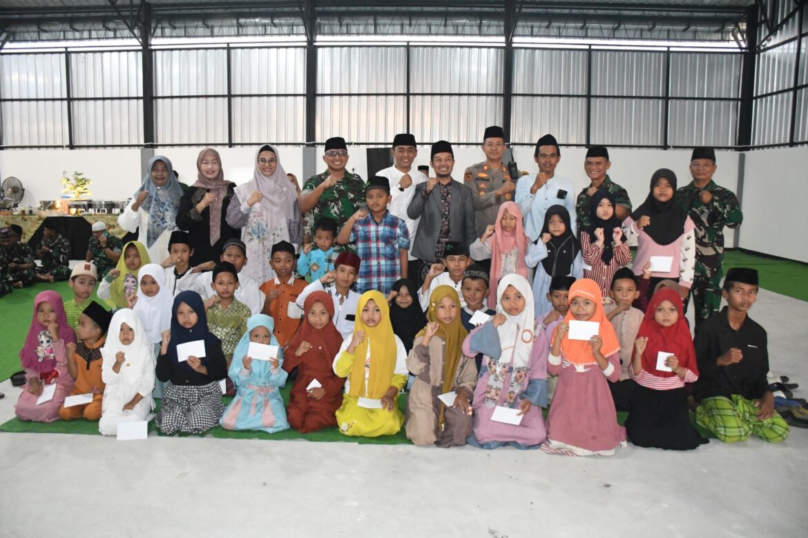 Dandim 0815/Mojokerto dan Ketua Persit Berbagi Kebahagiaan Ramadhan, Santuni 42 Anak Yatim di KDKMP Sumolawang