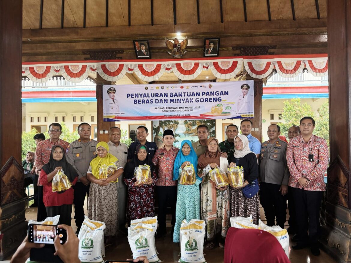 Selaraskan Kebijakan Pemerintah Pusat, Gus Bupati Mojokerto Launching Bantuan Pangan Untuk 156.513 Penerima
