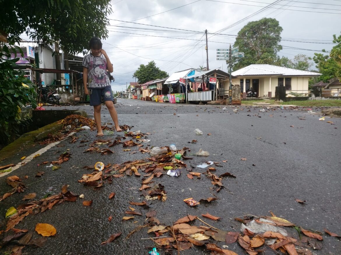 Sampah Meluap ke Jalan, Warga Hayati Mahim-Tanjungpandan Desak Perbaikan Drainase dan Pengelolaan Sampah