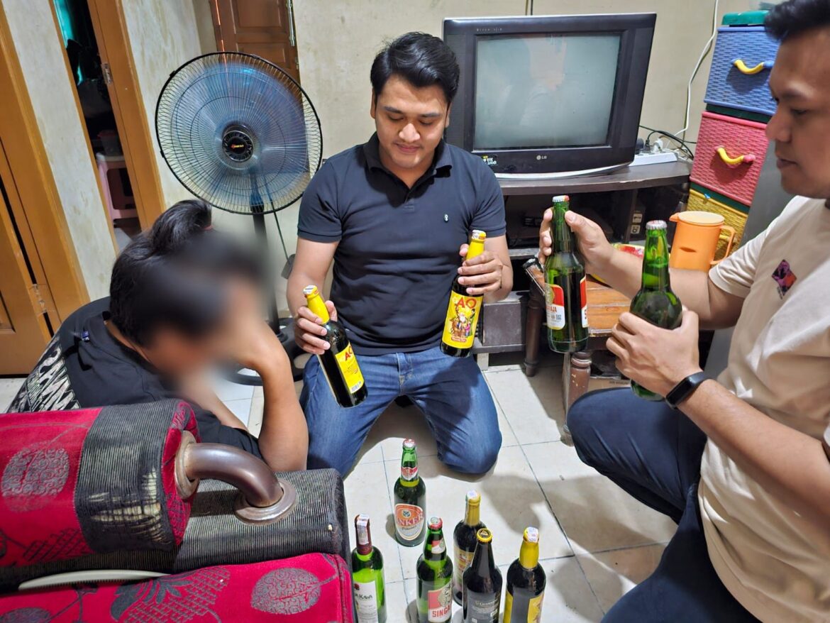 Polresta Cirebon Sita 363 Botol Miras Hasil Razia Pekat 