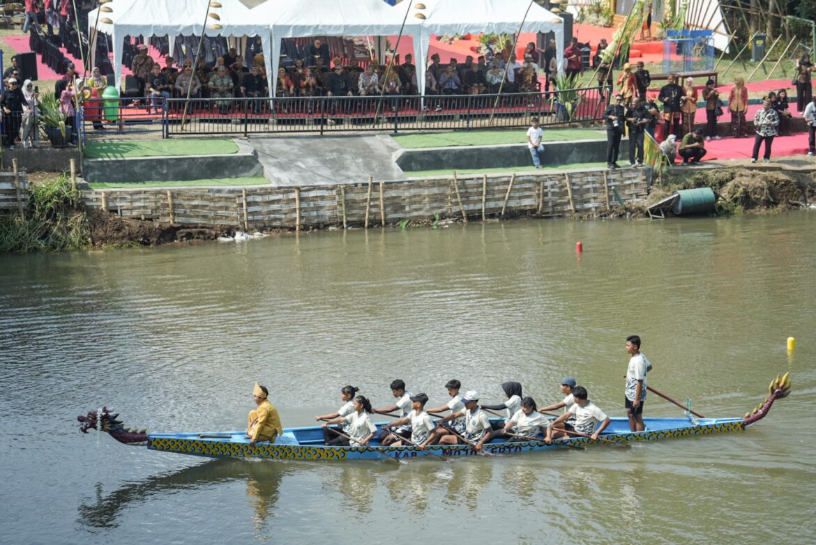 Kejurprov Dayung Piala Gubernur Jatim 2026 Resmi Dibuka, Ratusan Atlet Siap Berlaga di Kota Mojokerto