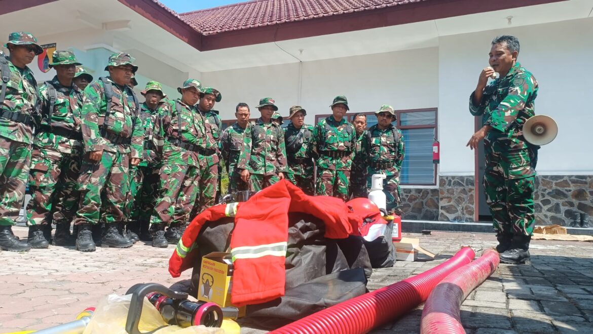 Diperkuat Fire Truck, Kodim 0815/ Mojokerto Gelar Latihan Penanggulangan Kebakaran