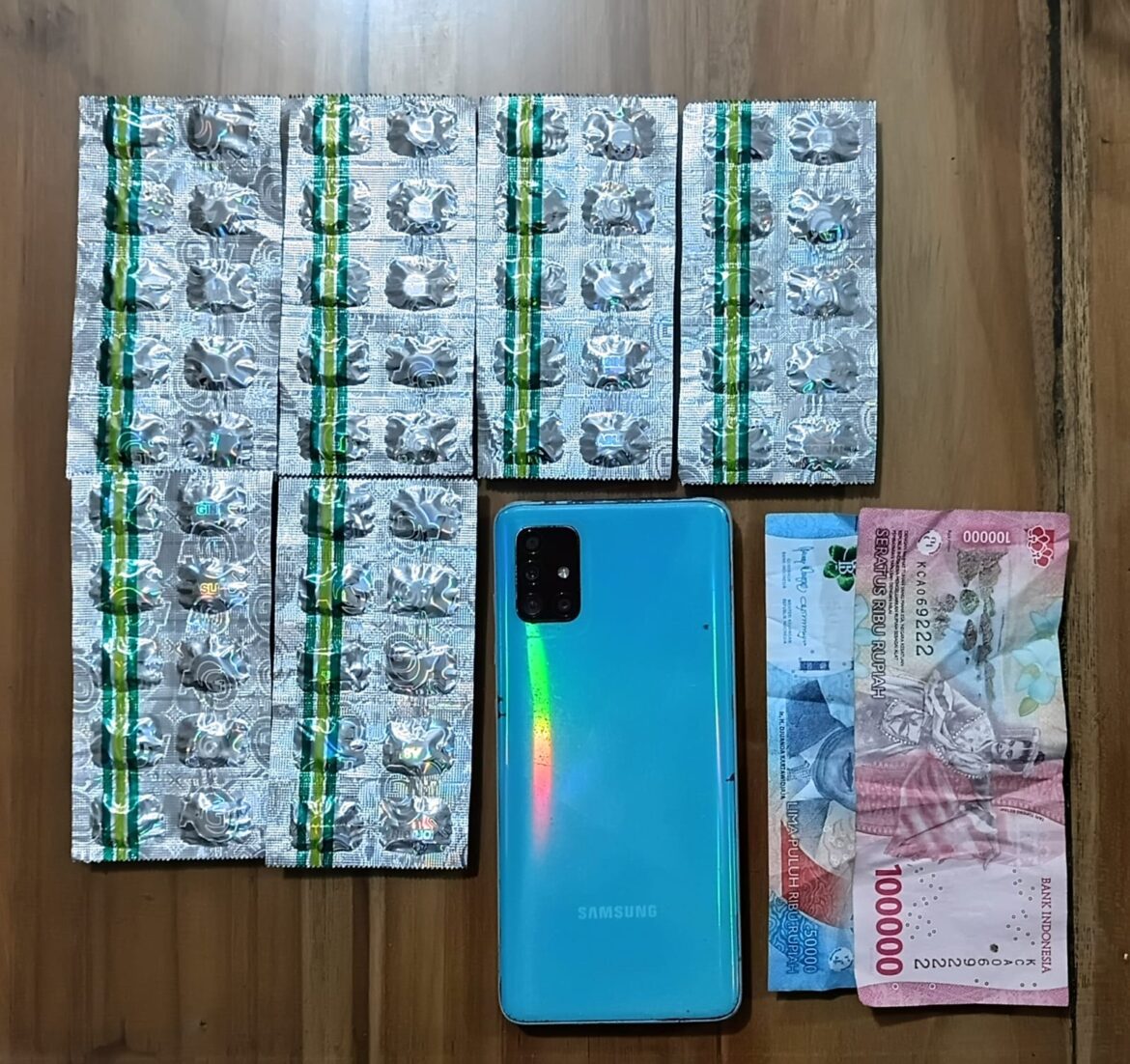POLRESTA CIREBON BONGKAR JARINGAN PENGEDAR OK, TIGA LOKASI DISIKAT DALAM SATU HARI