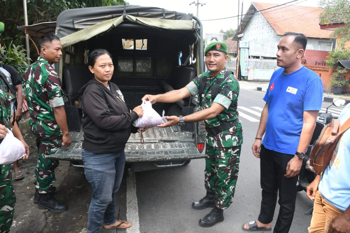 Kodim 0815/Mojokerto Salurkan Daging Kurban untuk Masyarakat di Momentum Idul Adha 1447 H