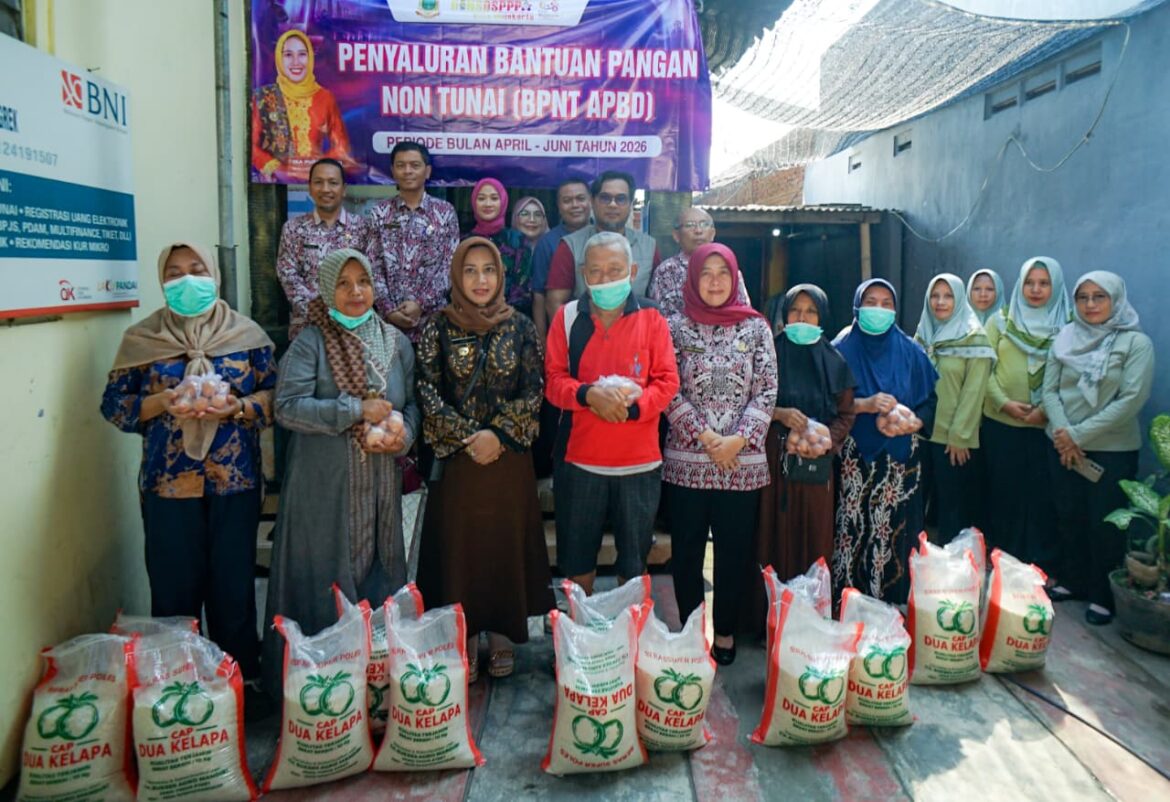 Tinjau Penyaluran BPNT APBD, Wali Kota Mojokerto Pastikan Tepat Sasaran