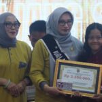Peringatan HAN 2026, Pemkab Mojokerto Salurkan Beasiswa Rp421,7 Juta dan Luncurkan Dua Buku Literasi Anak