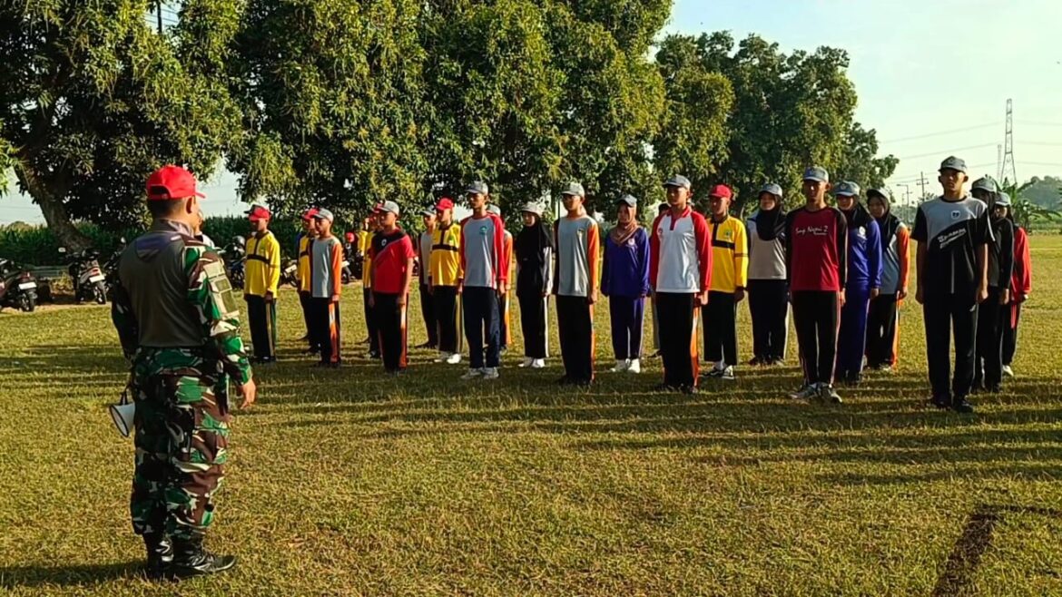 Tanamkan Disiplin dan Kekompakan Jelang HUT ke-81 RI, Koramil 0815/18 Gondang Gembleng Calon Paskibra